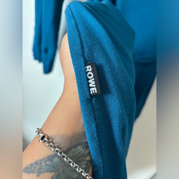 🇨🇦 Rowe women’s the robe in Moroccan Blue colour - Picture 4 of 6